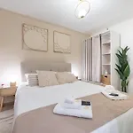Luxurious 3 Bedrooms Sauna Jacuzzi Appartamento *