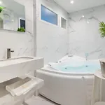 Appartamento Luxurious 3 Bedrooms Sauna Jacuzzi *