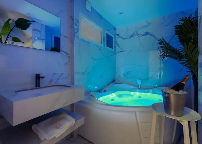 Lejlighed Luxurious 3 Bedrooms Sauna Jacuzzi