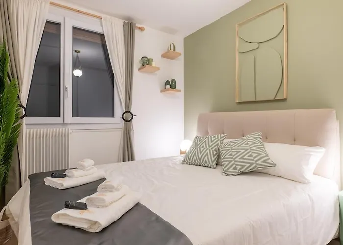 Luxurious 3 Bedrooms Sauna Jacuzzi Tinqueux