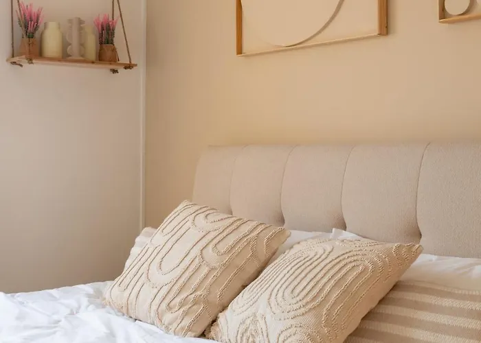 Luxurious 3 Bedrooms Sauna Jacuzzi Tinqueux